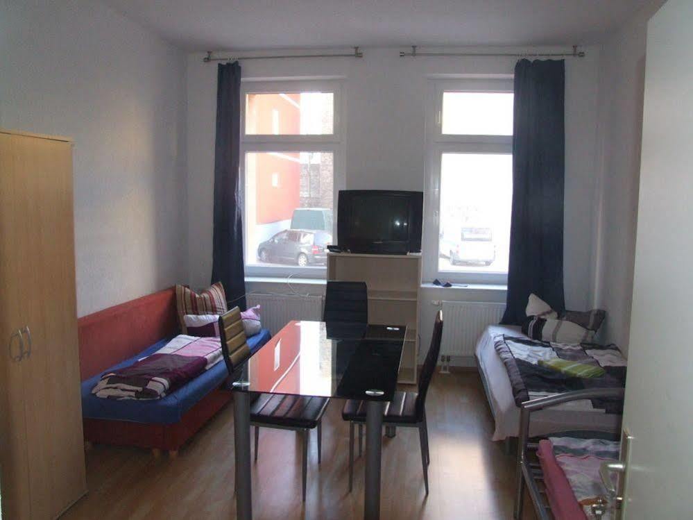 Hostel Im Medizinerviertel Halle  Zewnętrze zdjęcie