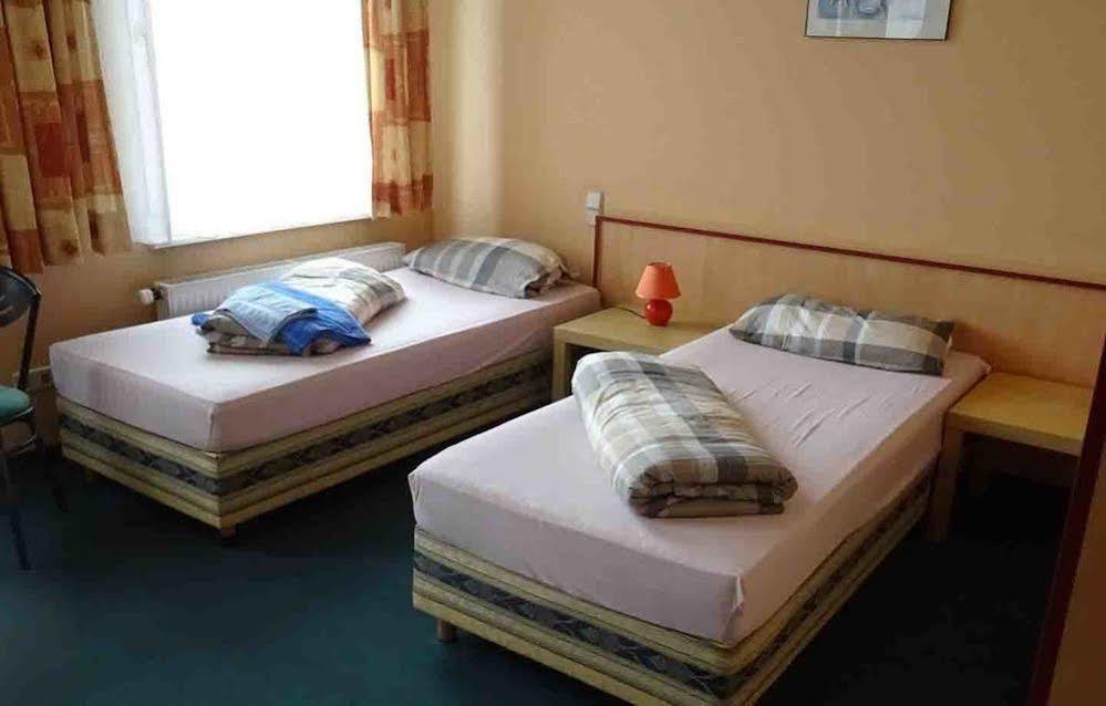 Hostel Im Medizinerviertel Halle  Zewnętrze zdjęcie