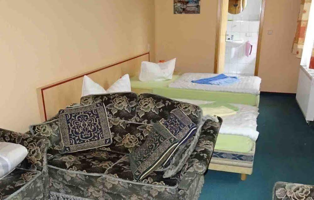 Hostel Im Medizinerviertel Halle  Zewnętrze zdjęcie