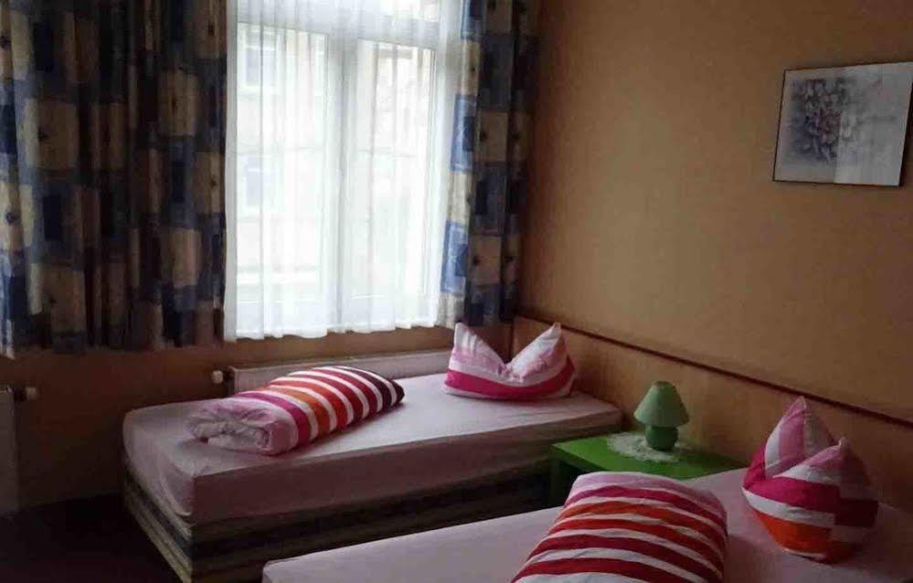 Hostel Im Medizinerviertel Halle  Zewnętrze zdjęcie
