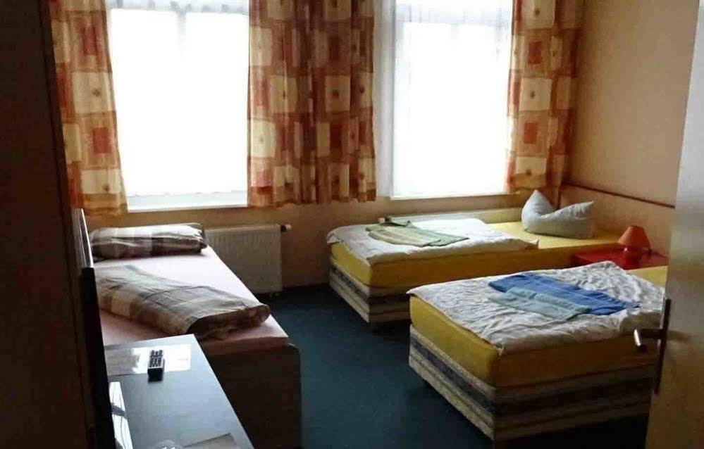 Hostel Im Medizinerviertel Halle  Zewnętrze zdjęcie