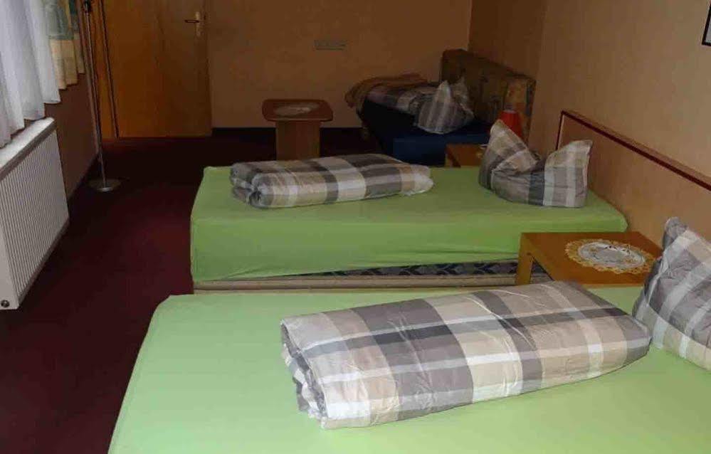 Hostel Im Medizinerviertel Halle  Zewnętrze zdjęcie